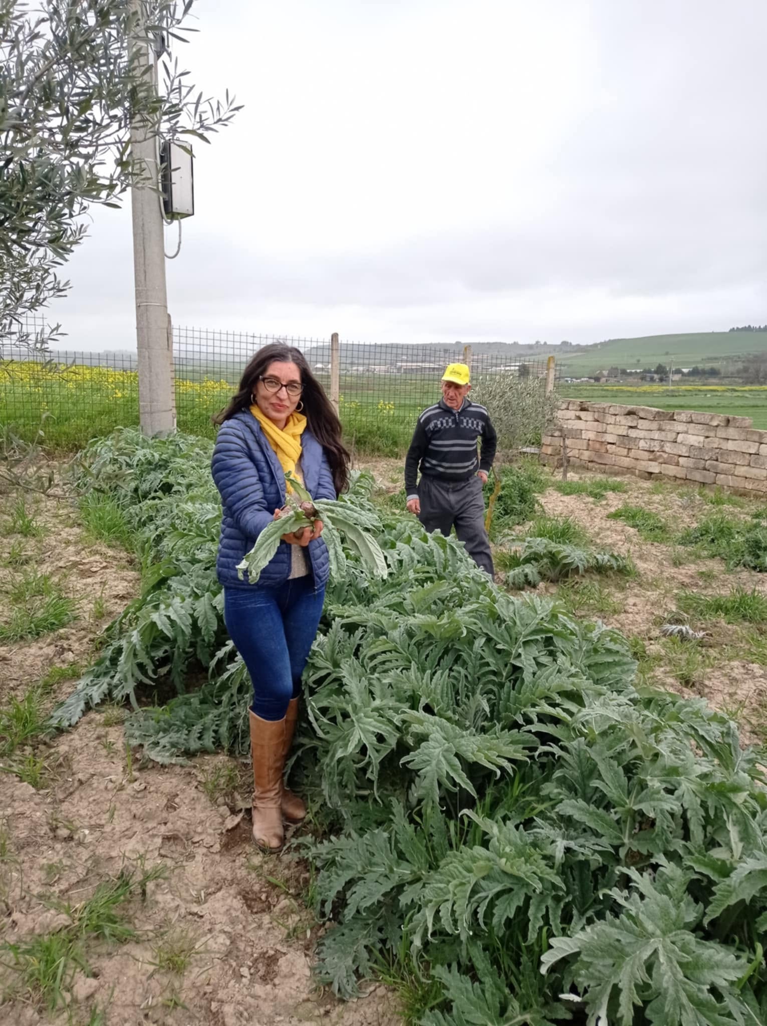 Nunzia al lavoro nella nostra azienda agricola in Puglia